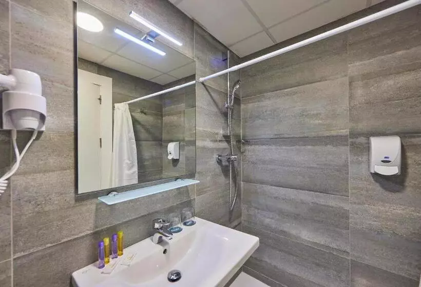 اتاق سوپریور خانوادگی, Ona Don Juan