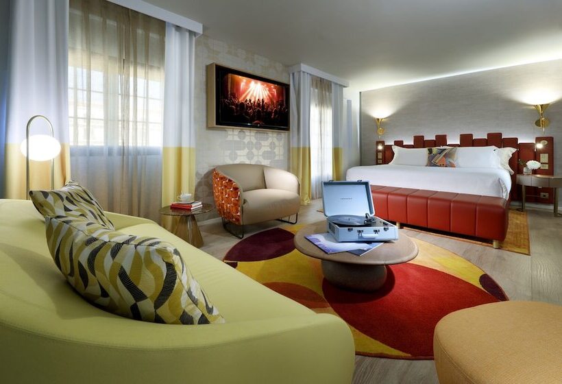 スタンダードスタジオ, Hard Rock Hotel Marbella