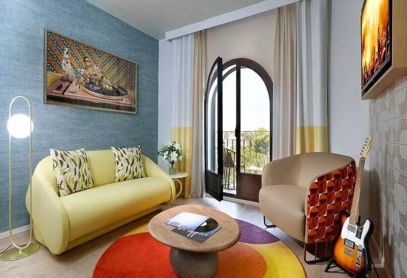 سوییت, Hard Rock Hotel Marbella