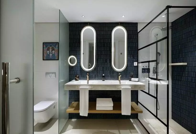 استودیوی استاندارد, Hard Rock Hotel Marbella