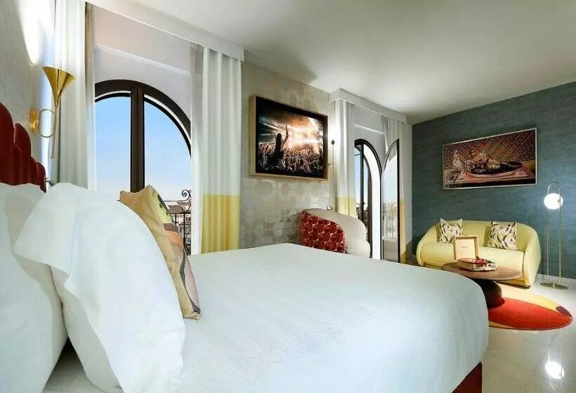 استودیوی استاندارد, Hard Rock Hotel Marbella