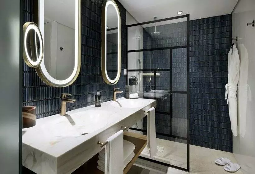 استودیوی استاندارد, Hard Rock Hotel Marbella