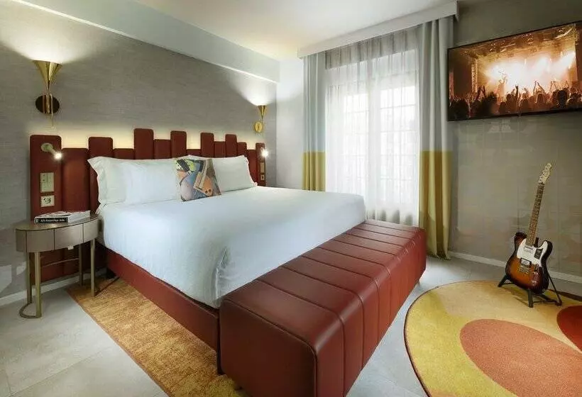 プールビュースタンダードステューディオ, Hard Rock Hotel Marbella