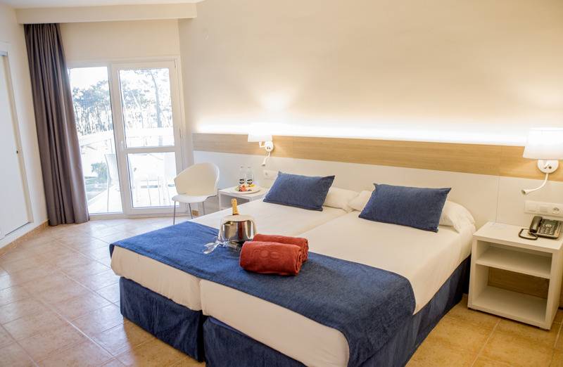 Quarto Triplo Estandar, Aluasun Marbella Park