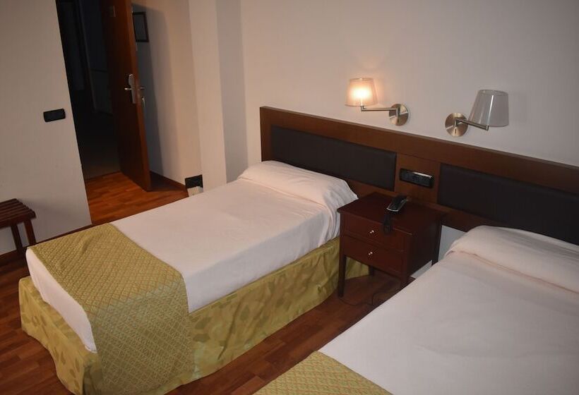 اتاق استاندارد, Carlos V Malaga