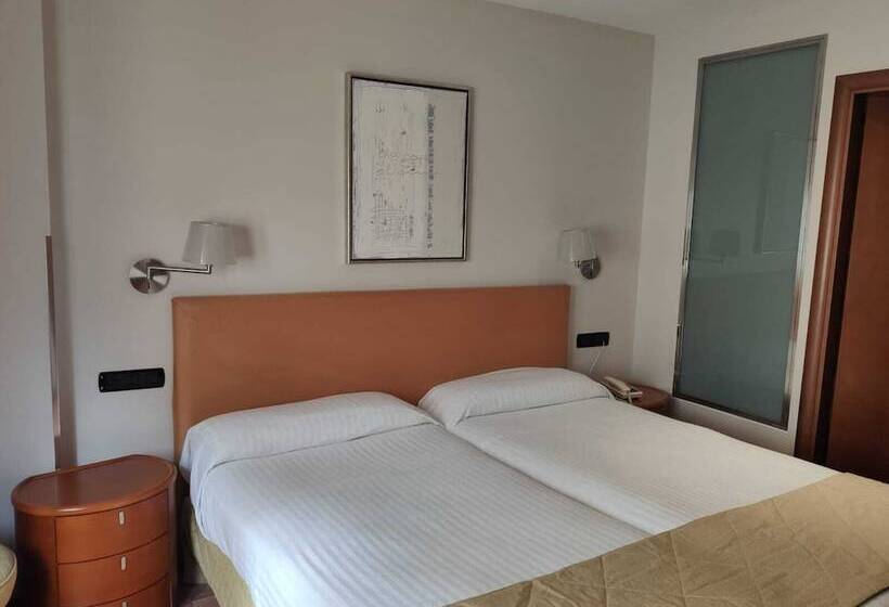 اتاق استاندارد, Carlos V Malaga