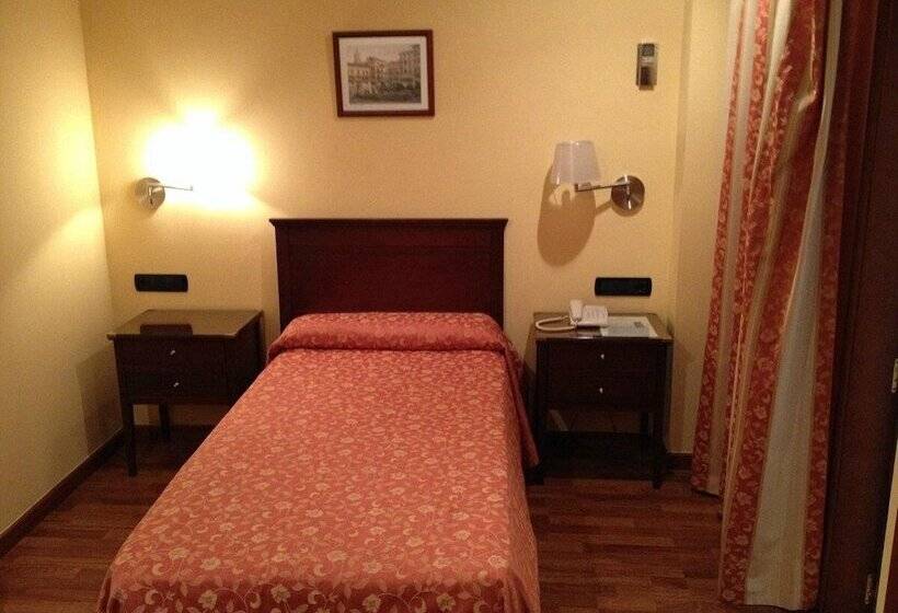 اتاق استاندارد یک نفره, Carlos V Malaga