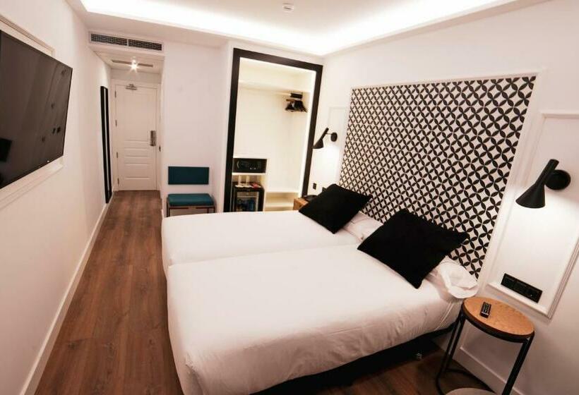 غرفة سوبيريور مطلة على المدينة, Colon Plaza