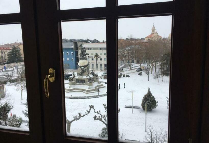 غرفة سوبيريور مطلة على المدينة, Colon Plaza