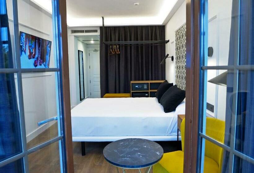 غرفة سوبيريور مطلة على المدينة, Colon Plaza