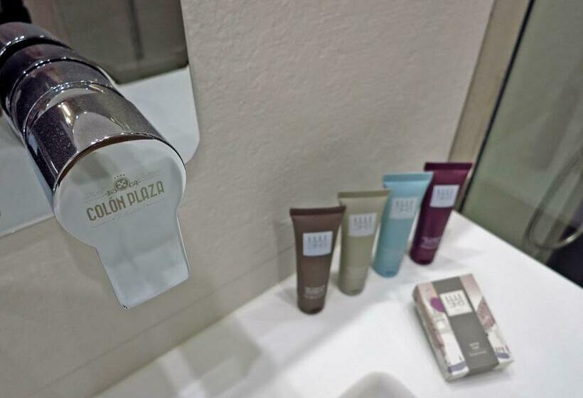 جناح جونيور, Colon Plaza