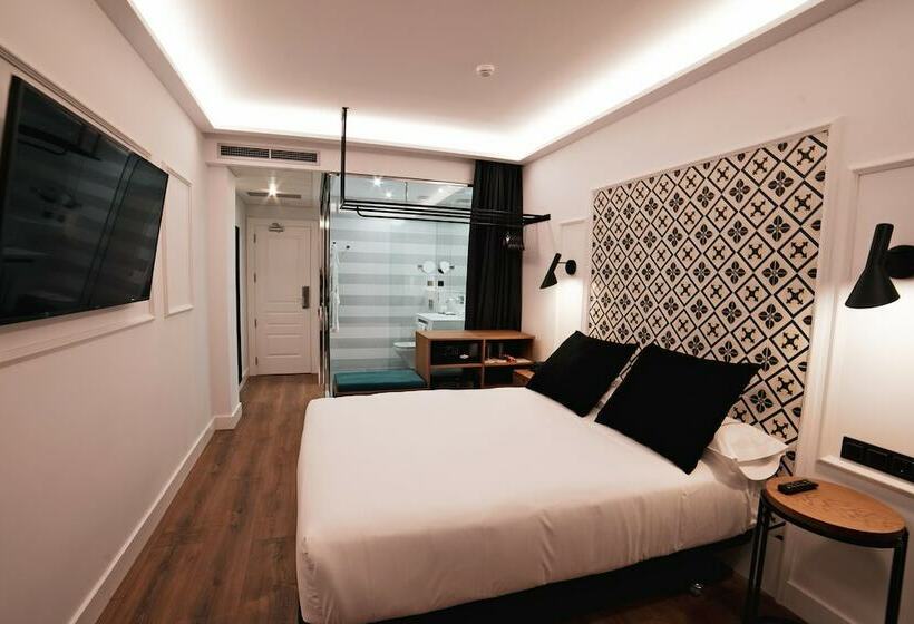 غرفة سوبيريور, Colon Plaza