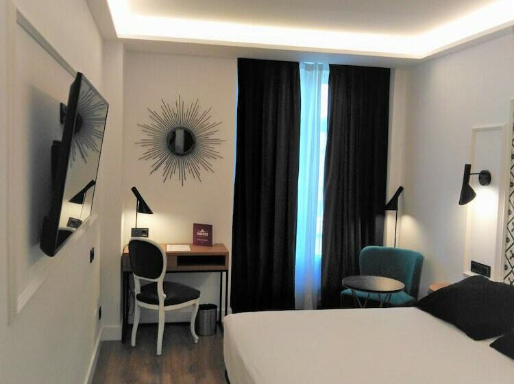 غرفة سوبيريور مطلة على المدينة, Colon Plaza