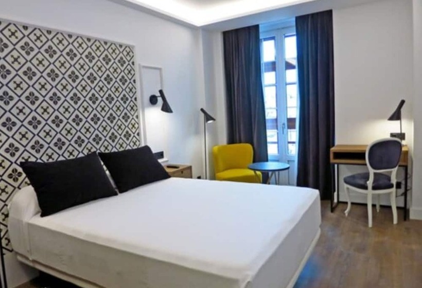 غرفة سوبيريور مطلة على المدينة, Colon Plaza