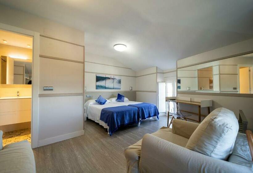 غرفة قياسية مطلّة علي البحر, &spa El Puerto