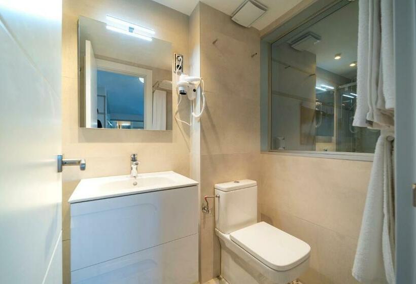 اتاق استاندارد با بالکن و چشمانداز دریا, &spa El Puerto