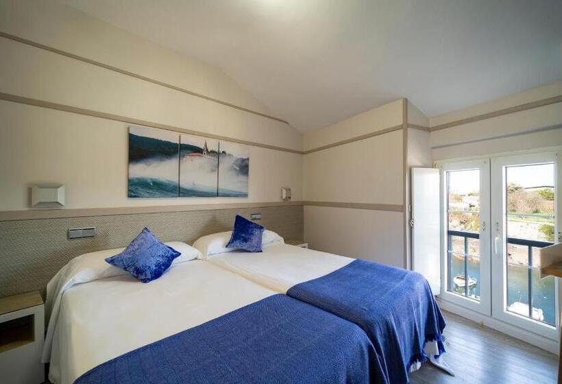 غرفة قياسية مطلّة علي البحر مزوَّدة بشُرفة, &spa El Puerto