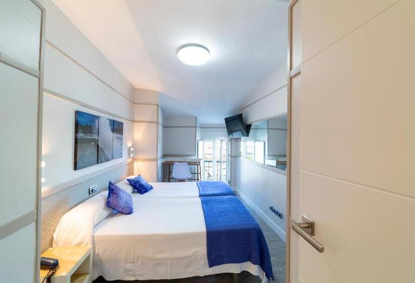 اتاق استاندارد با بالکن و چشمانداز دریا, &spa El Puerto