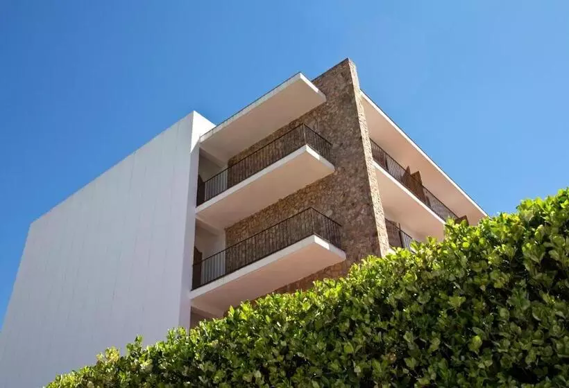 Üç Kişilik Standart Oda, Emporda