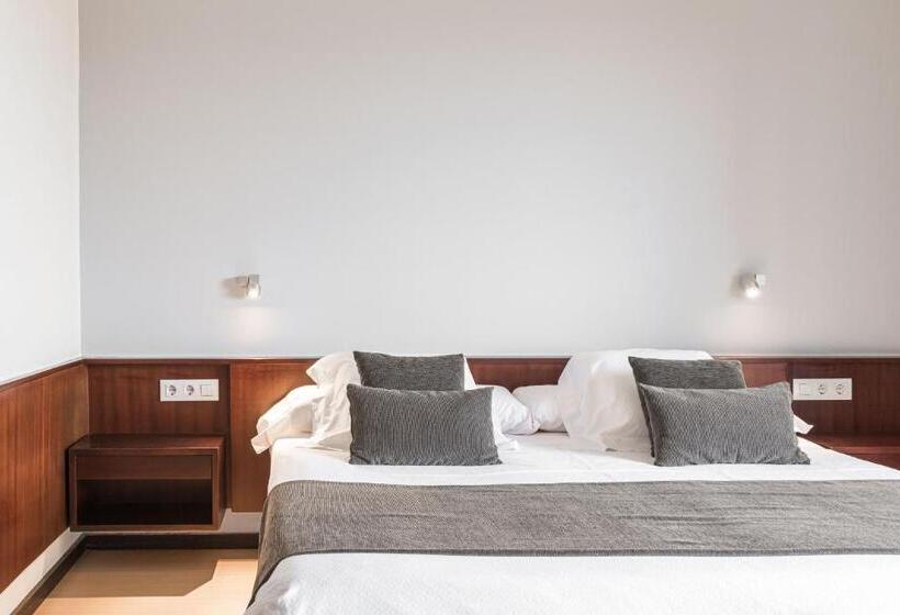 اتاق سوپریور, Emporda