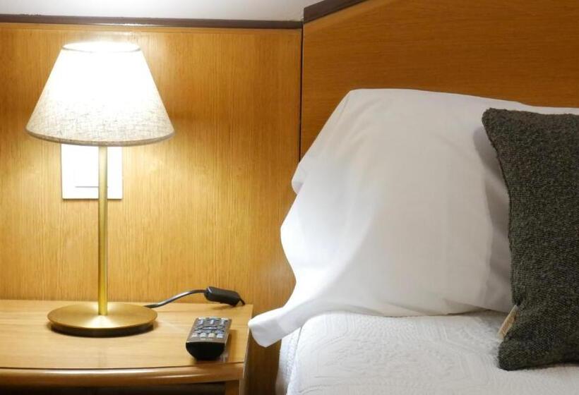 スタンダードルーム, Escuela San Cristobal