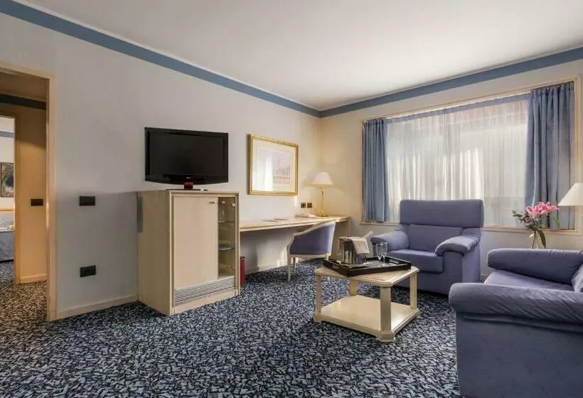 Junior Suite, Exe Boston