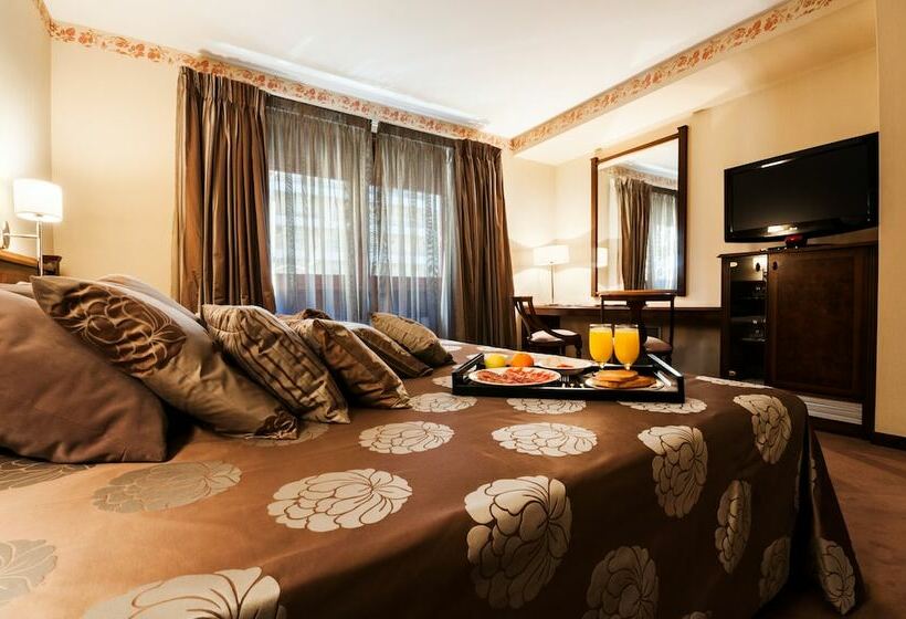 주니어 스위트, Exe Boston