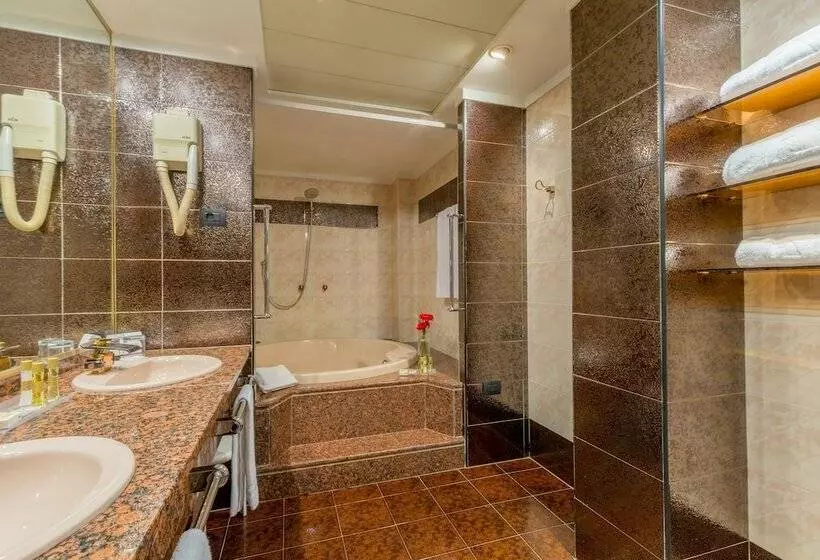 Junior Suite, Exe Boston