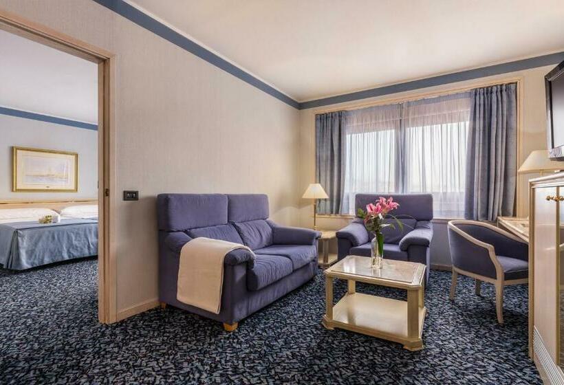 패밀리 룸, Exe Boston