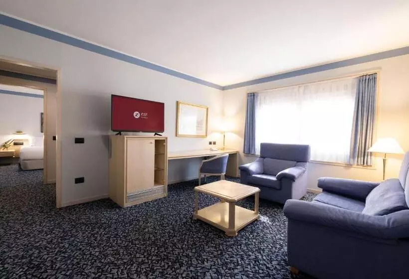 Junior Suite, Exe Boston