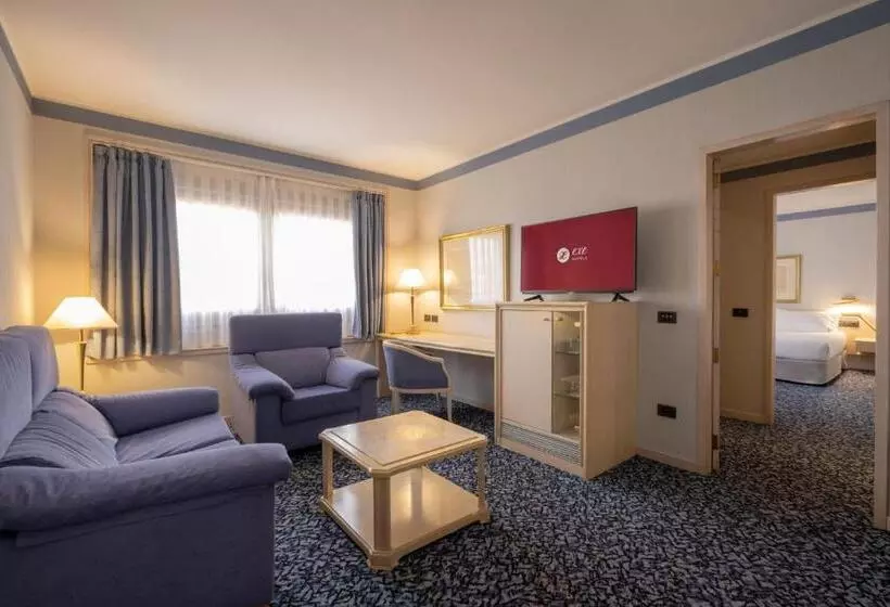 Family Room, Exe Boston