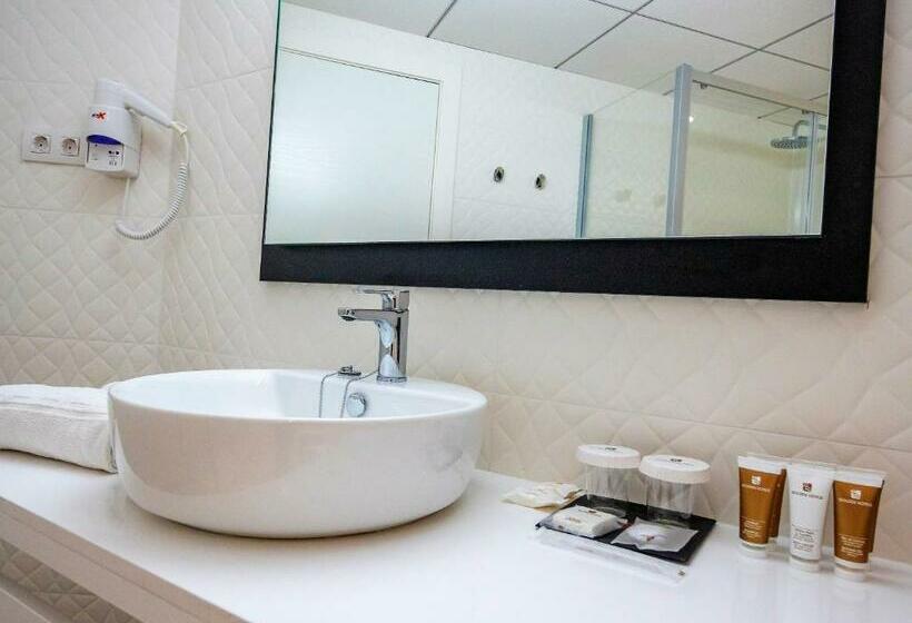 Triple Room Sea View, Golden Donaire Beach