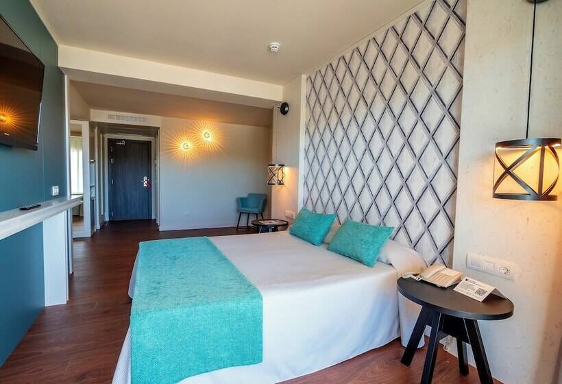 Triple Room Sea View, Golden Donaire Beach