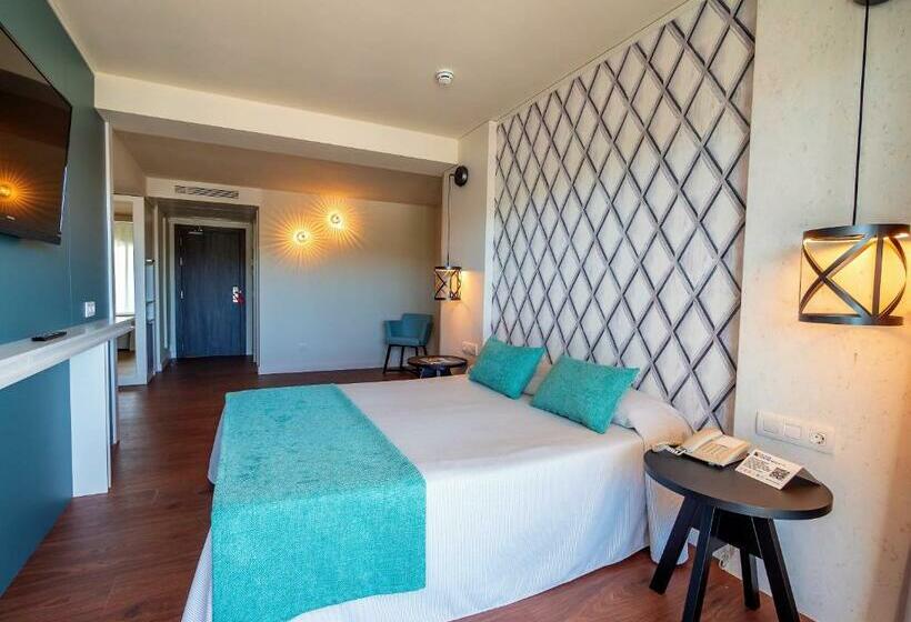 اتاق خانوادگی, Golden Donaire Beach