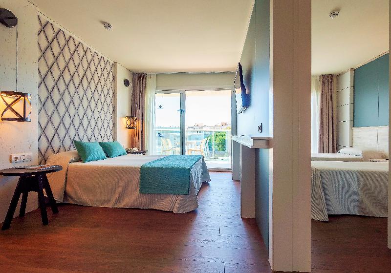 اتاق خانوادگی, Golden Donaire Beach