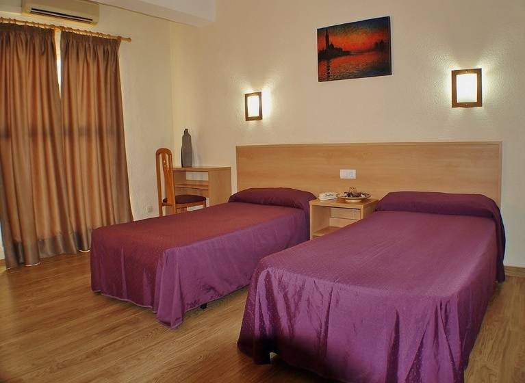 标准单人间, Kristal