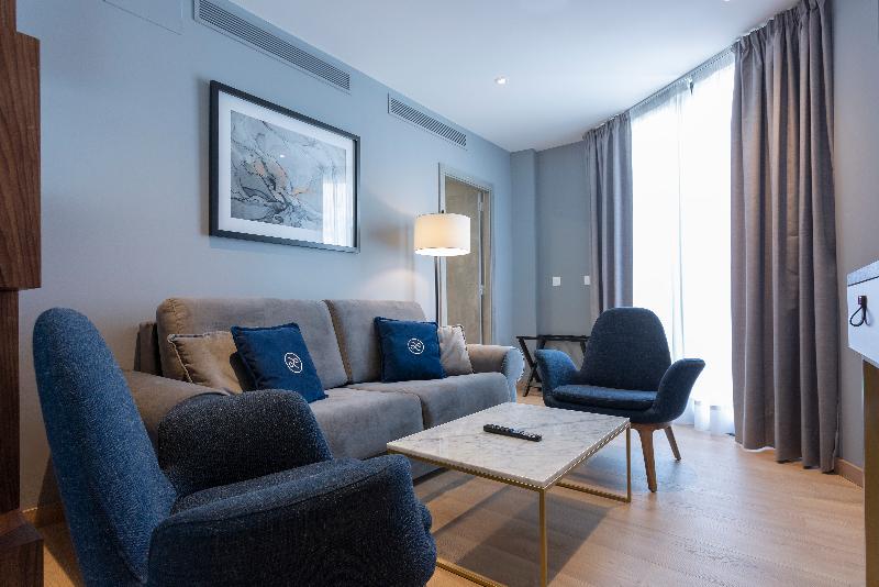 جناح, Lima   Adults Recommended