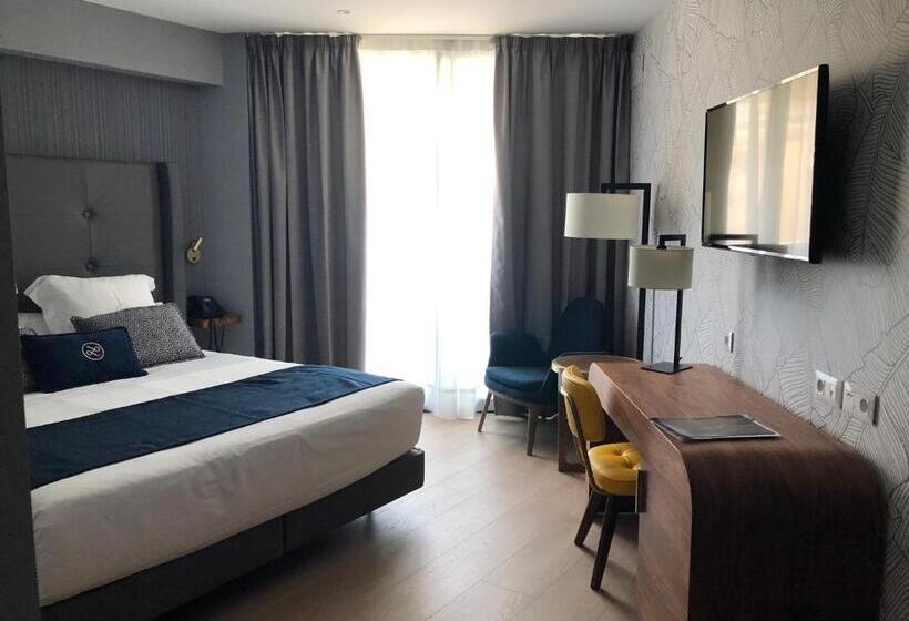 Premium room with terrace, Lima   Adults Recommended