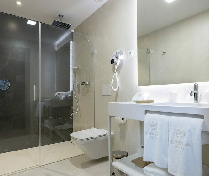 غرفة قياسية مزوَّدة بتراس, Lima   Adults Recommended