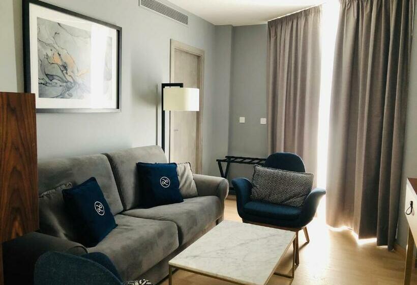 جناح, Lima   Adults Recommended