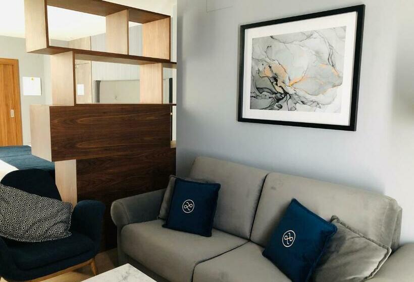 جناح, Lima   Adults Recommended