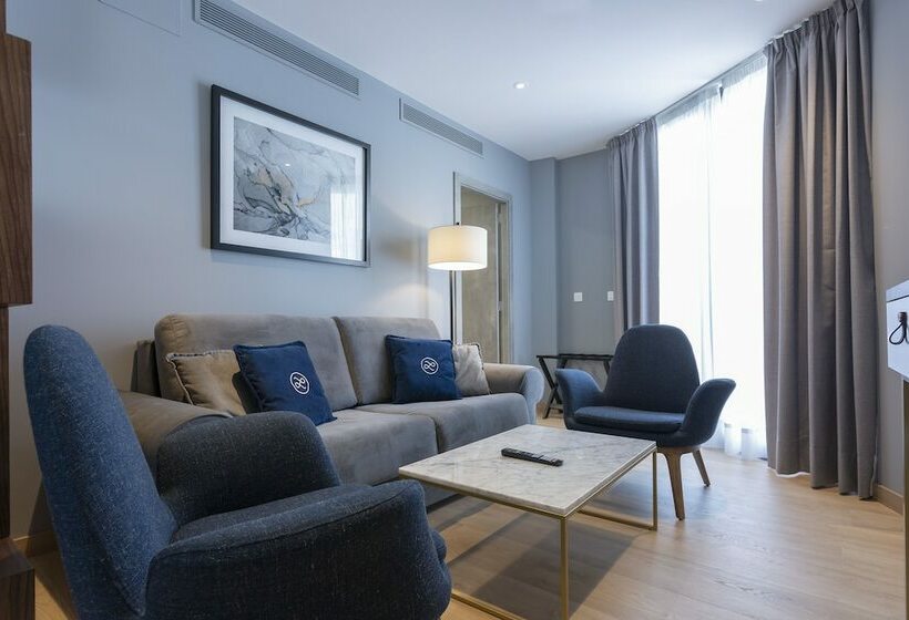 جناح, Lima   Adults Recommended