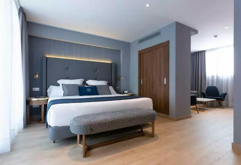 Superior Suite, Lima   Adults Recommended