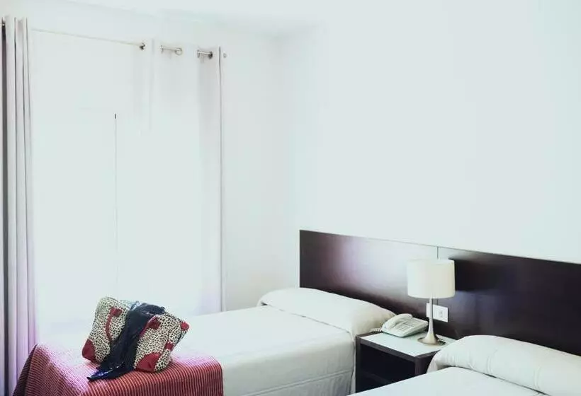 اتاق استاندارد یک نفره, Madrid De Sevilla