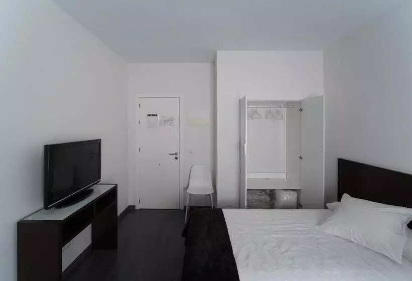 اتاق استاندارد سه نفره, Madrid De Sevilla