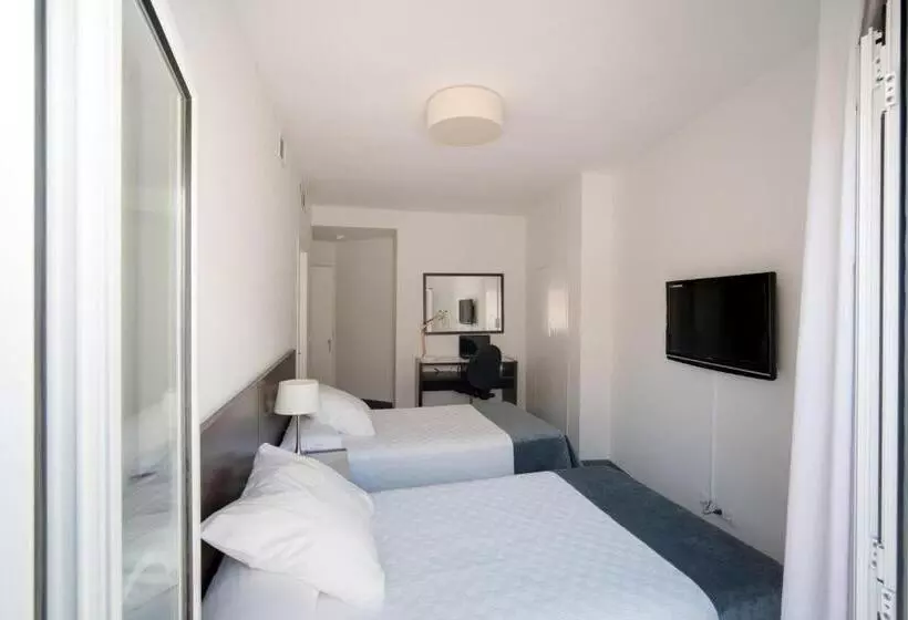 اتاق استاندارد سه نفره, Madrid De Sevilla
