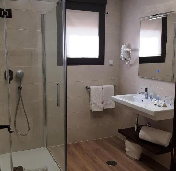 舒适型单人间, Maria Cristina