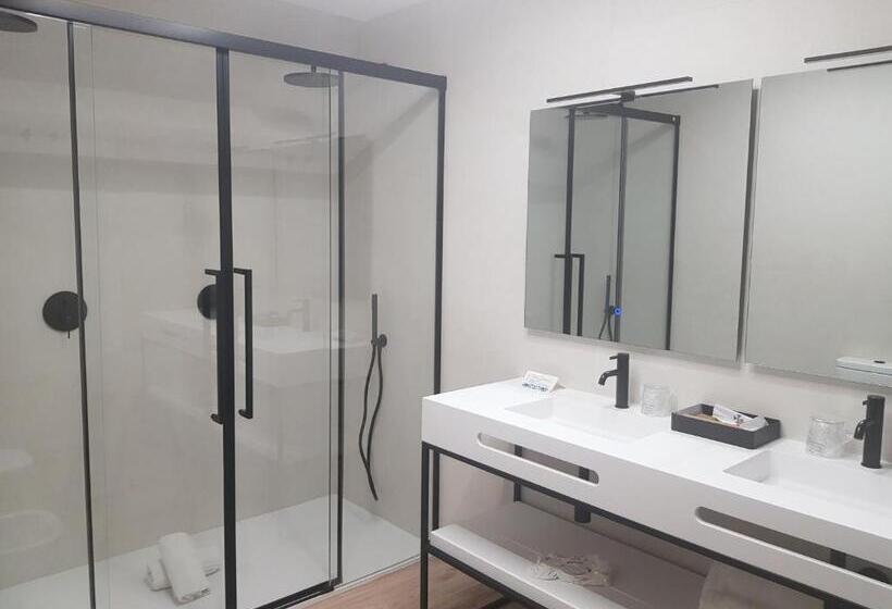 标准间, Maria Cristina