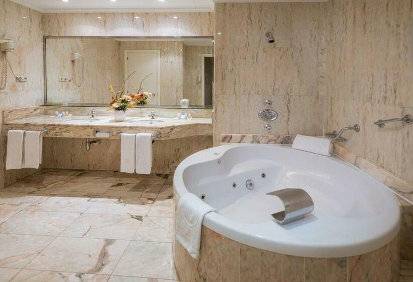 스위트, Mas Gallau