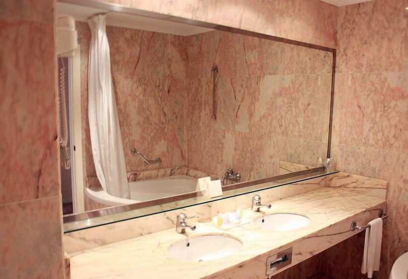 스탠다드 룸, Mas Gallau